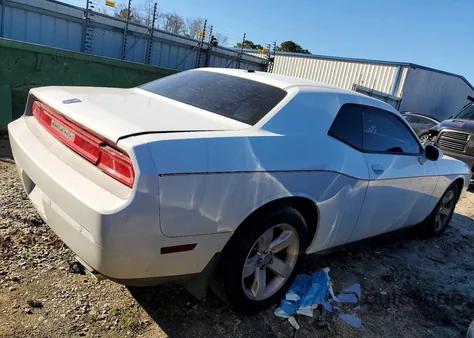 2013 Dodge Challenger Sxt z USA, uszkodzony, nr VIN 2C3CDYAG6DH531026